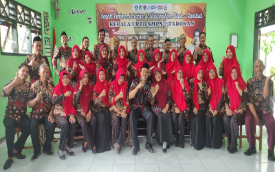 FOTO BERSAMA KEPALA SEKOLAH